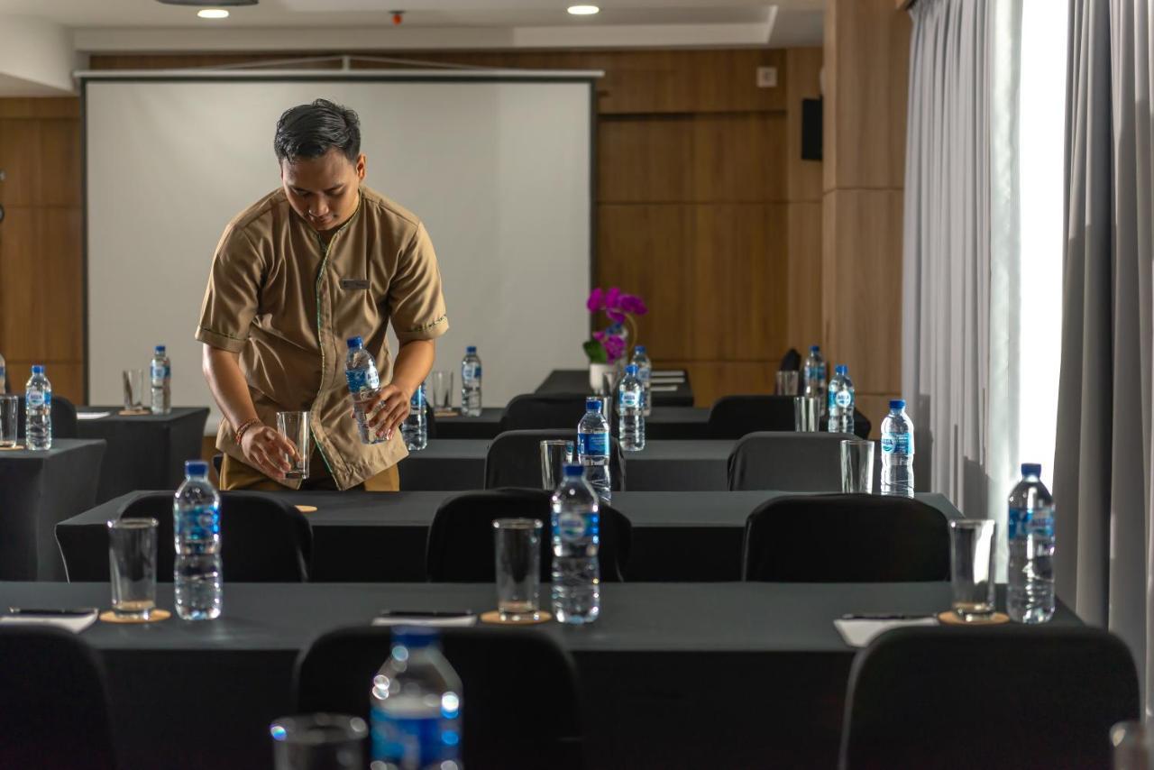 Dream Of Aventus Hotel Kuta กูตา ภายนอก รูปภาพ